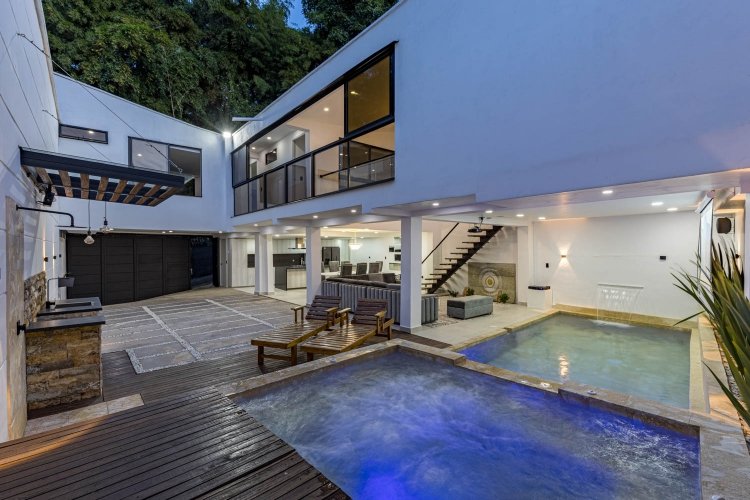 CASA_EN_ENVIGADO_LOMA_DEL_ESMERALDAL