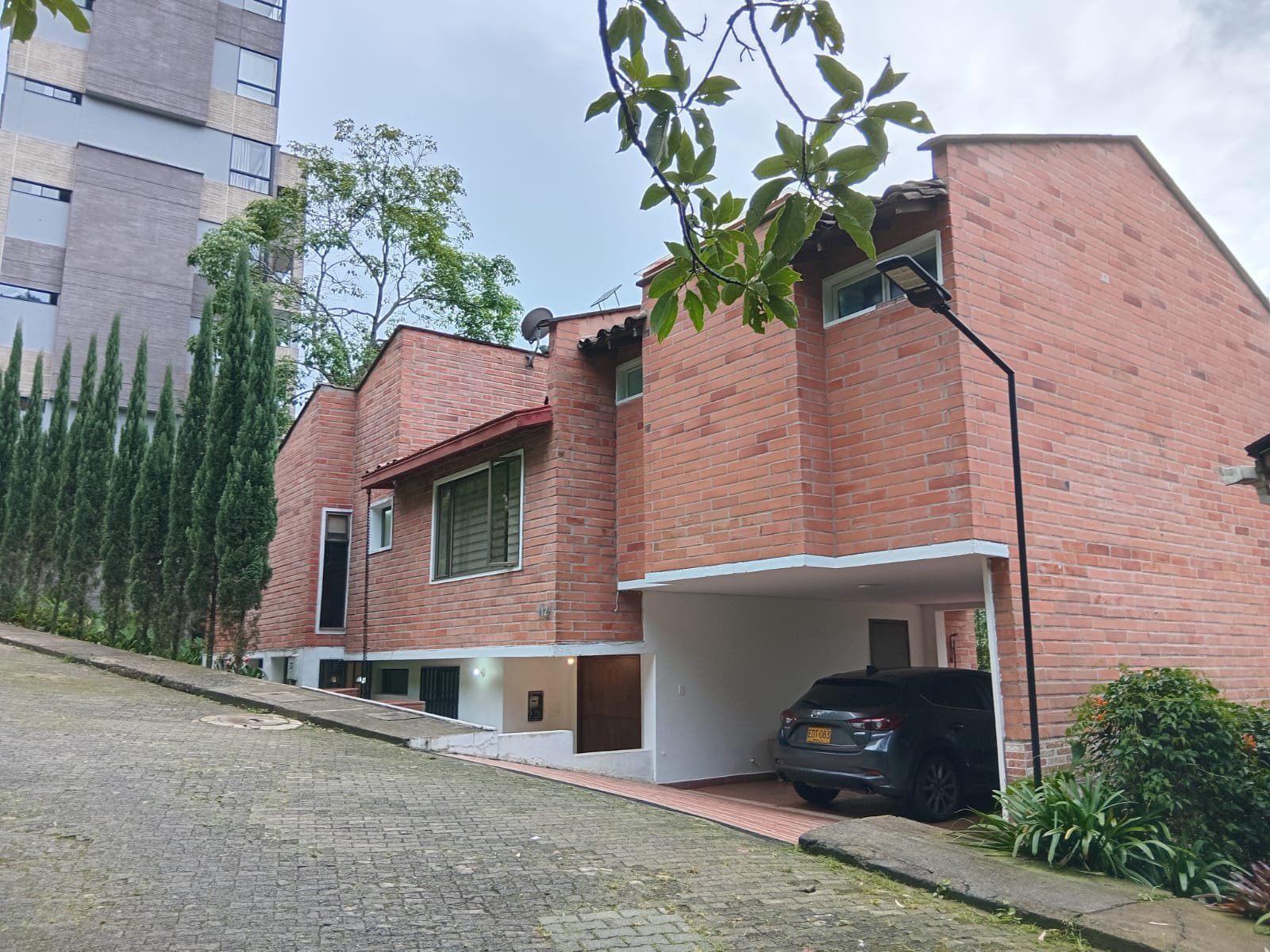 CASA_EN_EL_POBLADO_MEDELLIN_COLOMBIA
