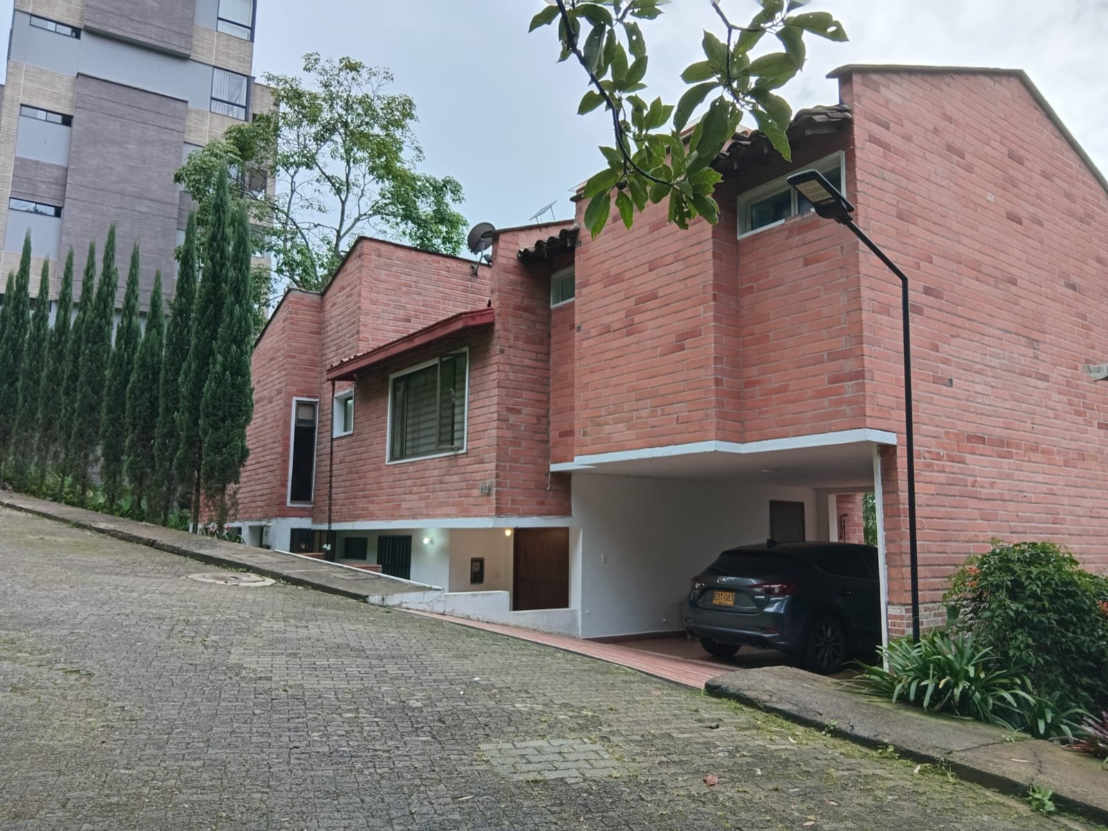 CASA_EN_EL_POBLADO_MEDELLIN_COLOMBIA