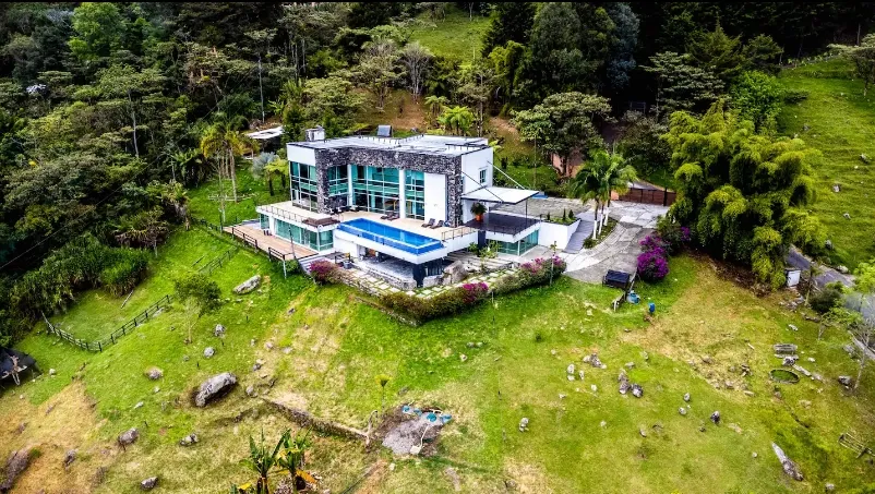 CASA_EN_MEDELLIN_COLOMBIA