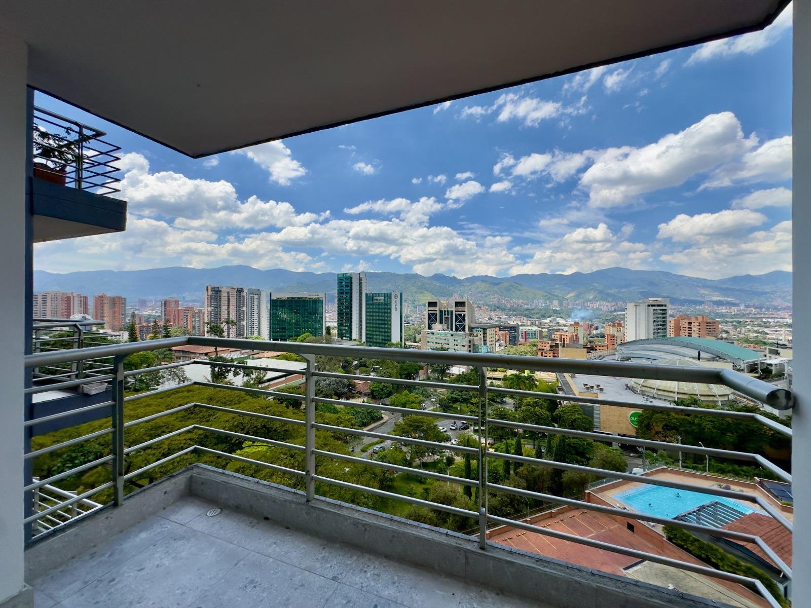 APARTAMENTO_EN_EL_POBLADO_MEDELLIN