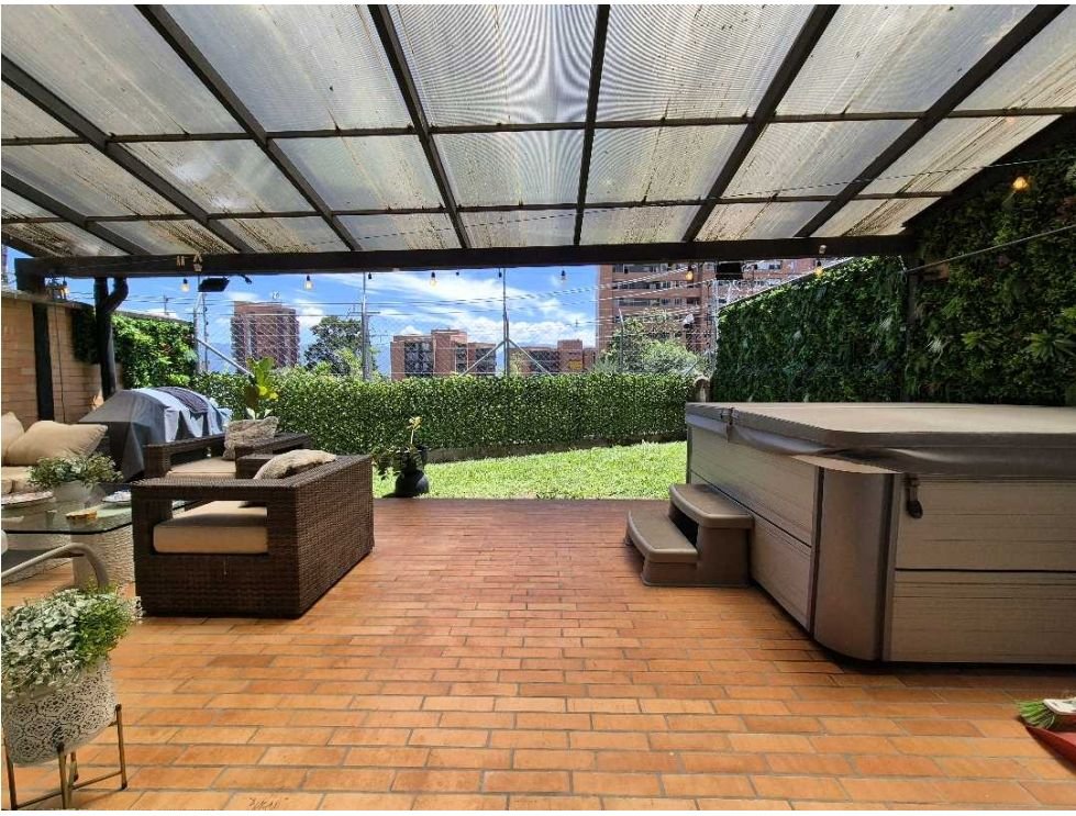 CASA_CON_HERMOSA_VISTA_EL_POBLADO_MEDELLIN